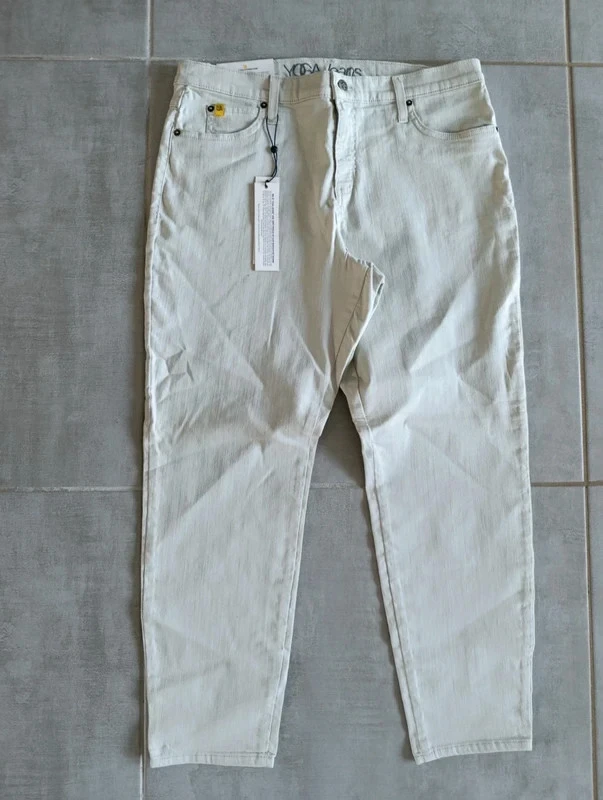Jean Yoga Jeans vert clair T44 coupe droite taille haute neuf avec étiquette